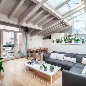 Joivy Isotta's House With 2 Cosy Balconies Apartment Como