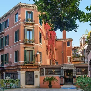 la-fenice-et-des-artistes.hotelinveneto.com/