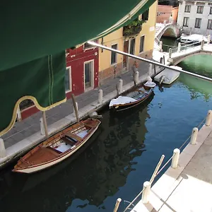 Ca' San Trovaso - 6 Bed and breakfast