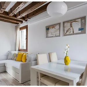 Biennale Family Apartment In Venice Venise